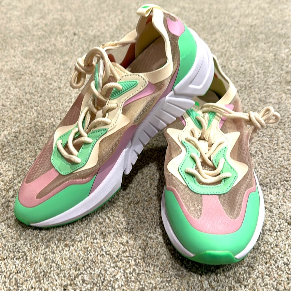 Fabletics Sneakers